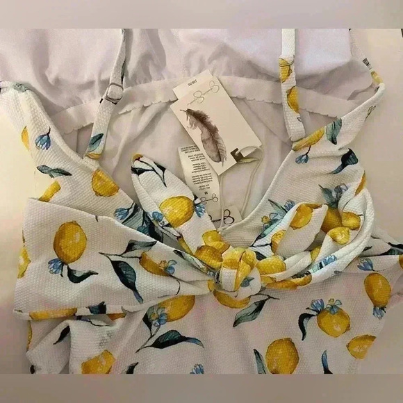Jessica Simpson LEMONS Nice Lemons Tie-Waist One-Piece Swimsuit Size M - Picture 9 of 12